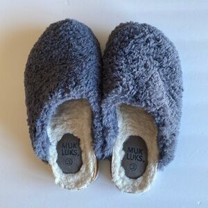 Muk Luks blue white fluffy slippers cork sole Sz 9